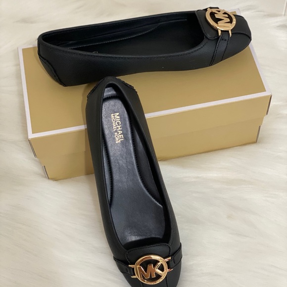 MK shoes - Picture 3 of 5